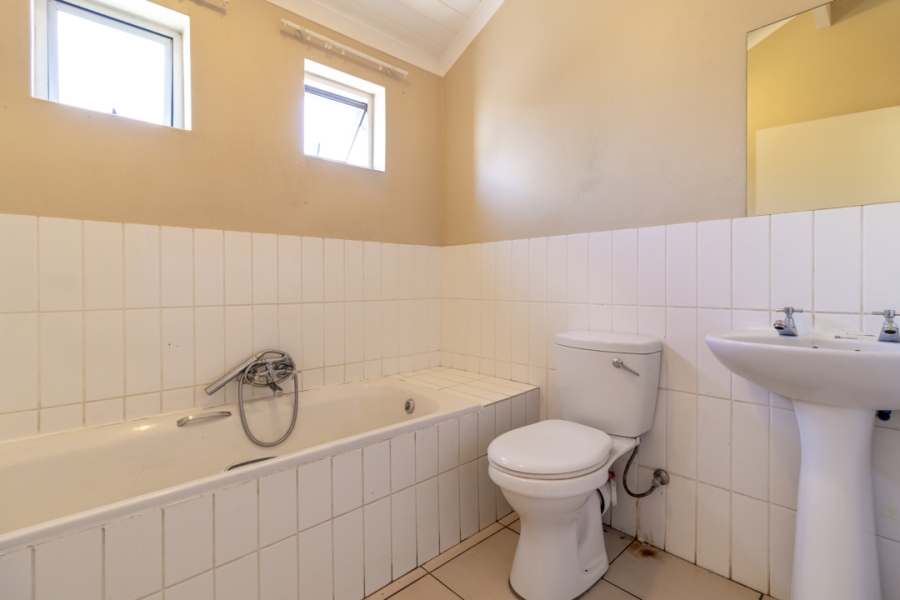 2 Bedroom Property for Sale in Wellington Central Western Cape
